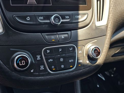 Used 2023 Chevrolet Malibu LT FWD image 31