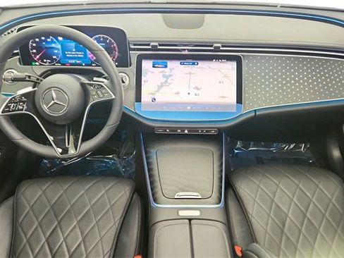 Used 2024 Mercedes-Benz E 450 4MATIC Sedan w/ Airmatic Package image 93