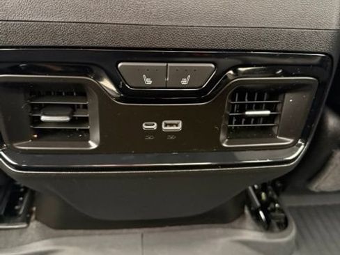 Used 2024 GMC Sierra 2500 AT4 w/ AT4 Preferred Package AWD/4WD image 28