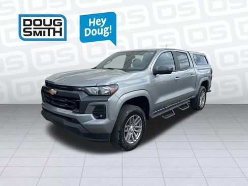 Used 2024 Chevrolet Colorado LT w/ LT Convenience Package image 3