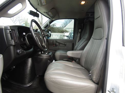 Used 2019 Chevrolet Express 2500 2500 Cargo Van 135 w/ Driver Convenience Package image 10