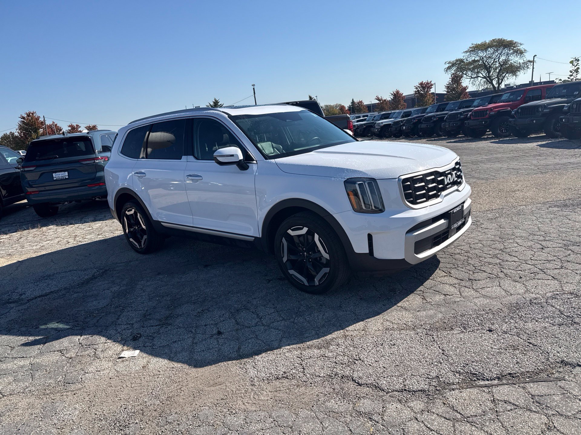 Used 2024 Kia Telluride S w/ S Sunroof Package AWD/4WD image 4