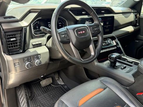 Used 2024 GMC Sierra 1500 AT4 w/ Technology Package AWD/4WD image 11