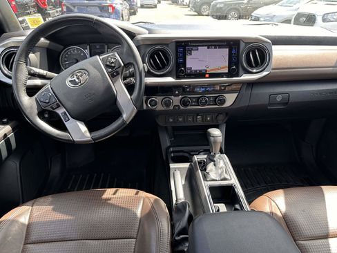 Used 2017 Toyota Tacoma Limited w/ Tow Package AWD/4WD image 15