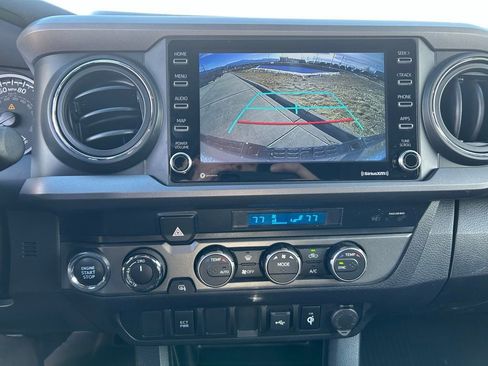 Used 2022 Toyota Tacoma TRD Off-Road image 17