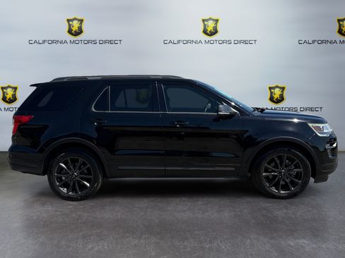 Used 2018 Ford Explorer XLT FWD image 6