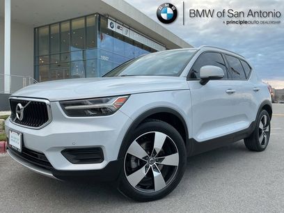 Used 2020 Volvo XC40 T4 Momentum