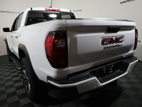 Used 2024 GMC Canyon Denali AWD/4WD image 8
