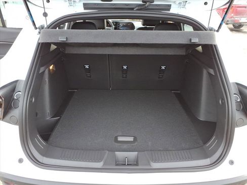 New 2026 Chevrolet Trax RS w/ Sunroof Package image 10