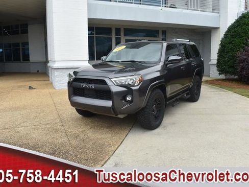 Used 2022 Toyota 4Runner SR5 RWD image 5