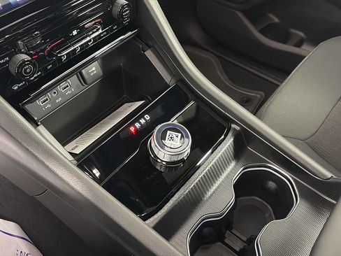 New 2025 Jeep Grand Cherokee L Laredo image 13