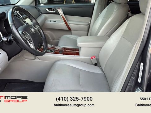 Used 2013 Toyota Highlander Limited image 9