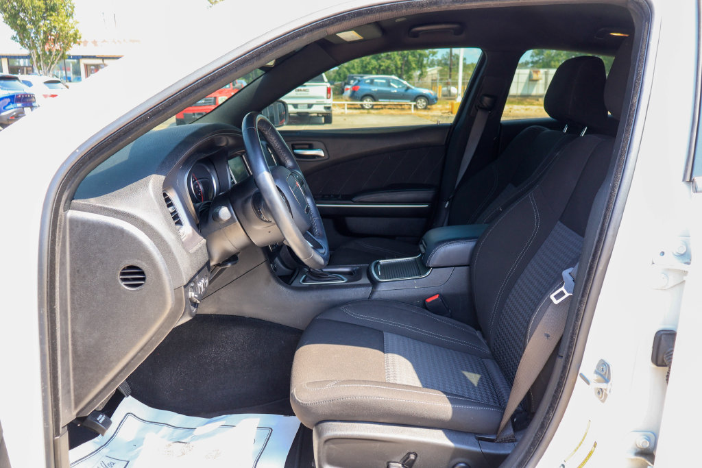 Used 2023 Dodge Charger SXT RWD image 7