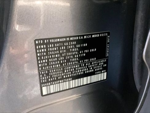 Used 2023 Volkswagen Tiguan SE R-Line image 35