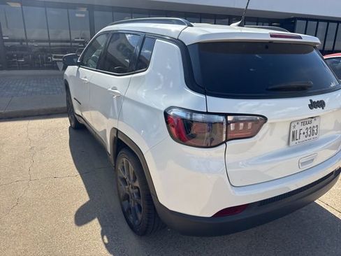 Used 2021 Jeep Compass Latitude image 5