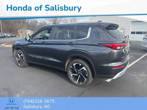 Used 2024 Mitsubishi Outlander SE image 4