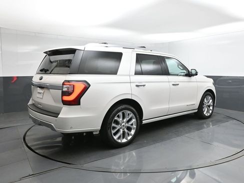 Used 2018 Ford Expedition Platinum image 11