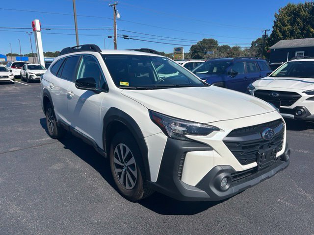 Used 2023 Subaru Outback Premium AWD/4WD image 3