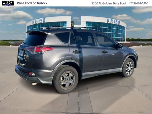 Used 2017 Toyota RAV4 LE image 5