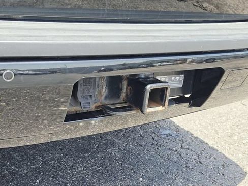 Used 2015 Chevrolet Suburban LT RWD image 14