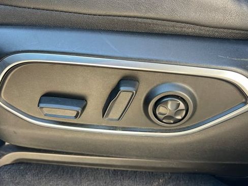 Used 2022 Jeep Wagoneer Series III RWD image 13