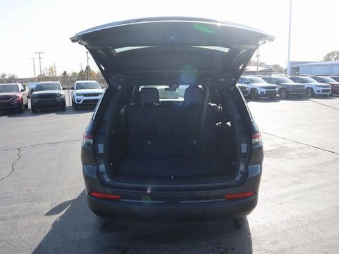 New 2025 Jeep Grand Cherokee L Altitude image 28