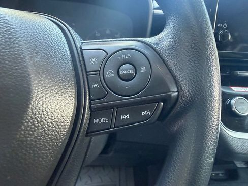 Used 2025 Toyota Corolla LE w/ LE Premium Package FWD image 18