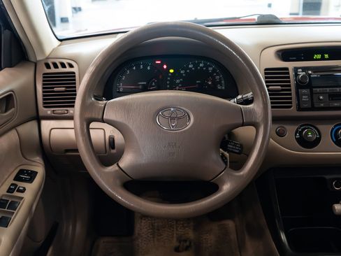 Used 2003 Toyota Camry LE w/ Preferred Accessory Pkg FWD image 12