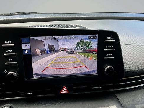 Used 2025 Hyundai Elantra Sport FWD image 17