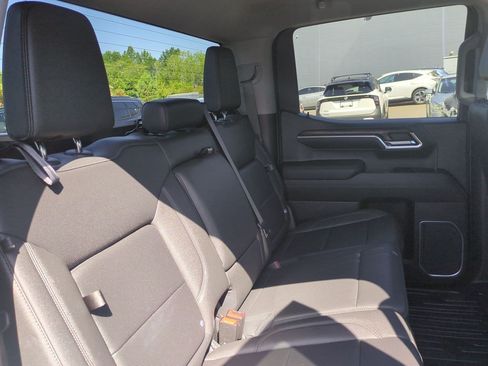 Used 2023 GMC Sierra 1500 SLT w/ SLT Convenience Package AWD/4WD image 37