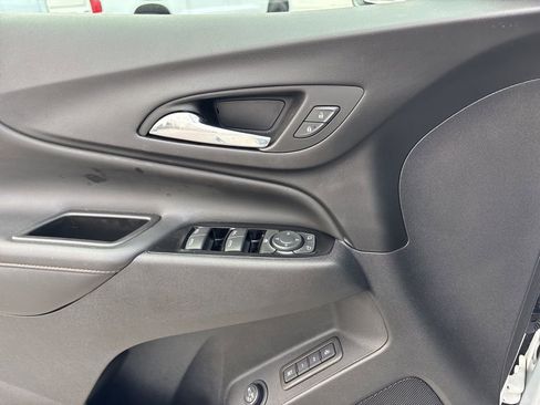 Used 2022 Chevrolet Equinox Premier image 50