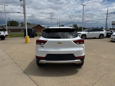 Used 2024 Chevrolet TrailBlazer LT w/ Convenience Package FWD image 6