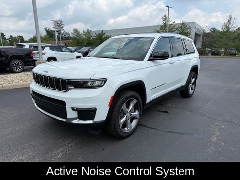 Used 2022 Jeep Grand Cherokee L Limited AWD/4WD image 7