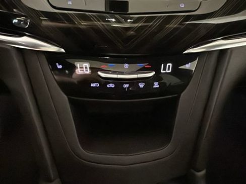 Used 2022 Cadillac XT6 Premium Luxury w/ Technology Package AWD/4WD image 22