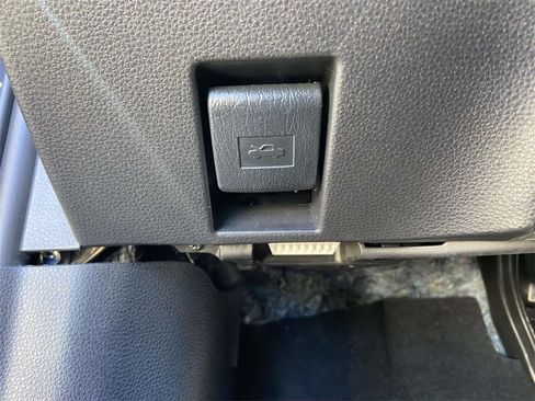 Used 2025 Toyota Corolla XSE image 27