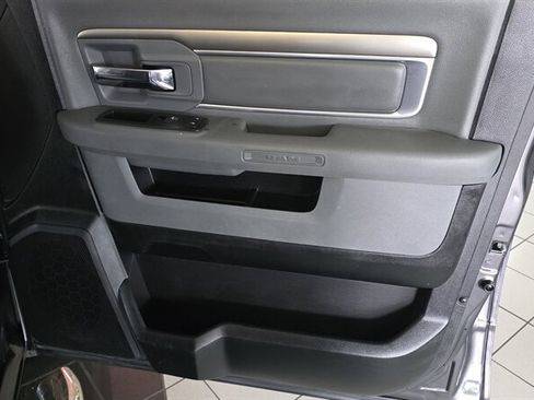 Used 2017 RAM 1500 Classic SLT AWD/4WD image 25