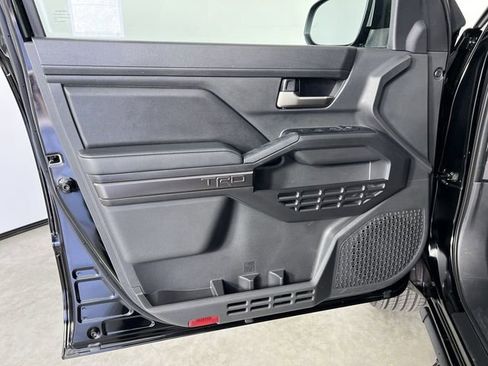 Used 2025 Toyota Tacoma TRD Sport image 22