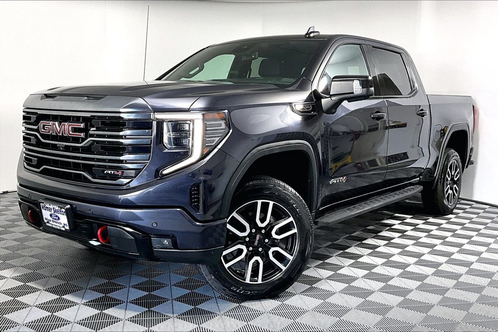 Used 2022 GMC Sierra 1500 AT4 w/ AT4 Premium Package AWD/4WD image 2