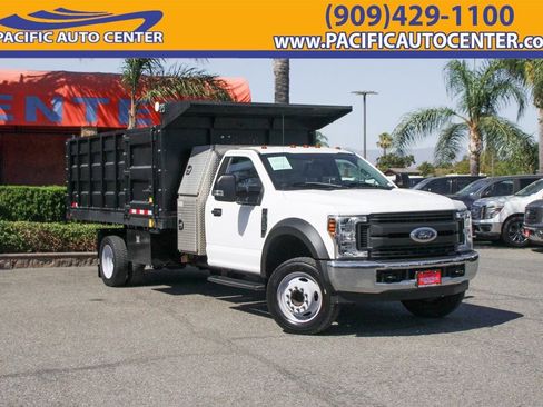 Used 2018 Ford F550 2WD Regular Cab Super Duty image 1