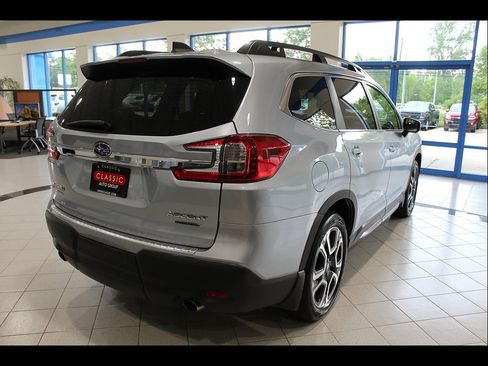 Used 2023 Subaru Ascent Limited w/ Technology Package AWD/4WD image 5