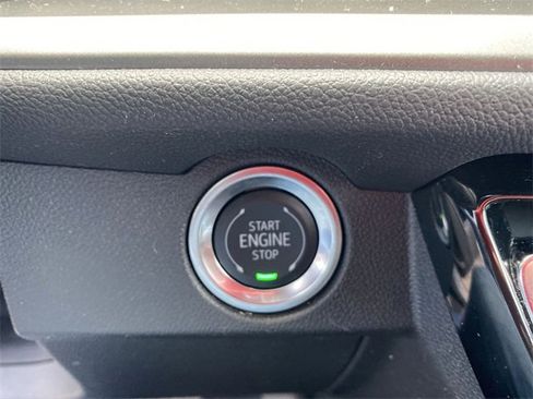 Certified 2025 Chevrolet Traverse LT image 17