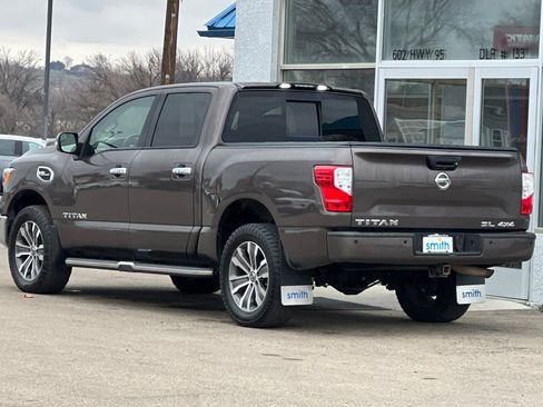 Used 2017 Nissan Titan SL AWD/4WD image 7