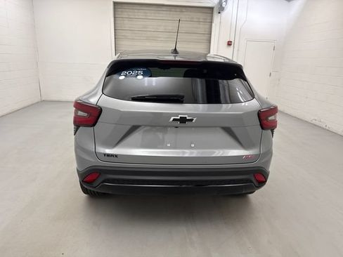 Certified 2025 Chevrolet Trax RS w/ Driver Confidence Package FWD image 35