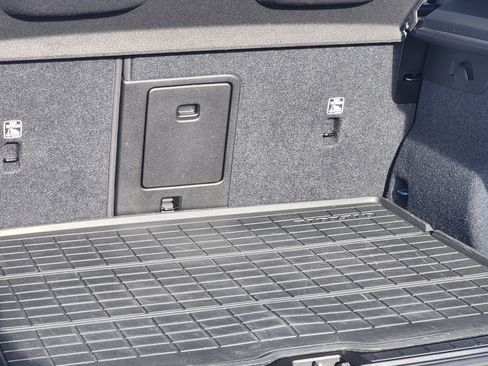 Certified 2023 Volvo XC40 B5 Plus w/ Driver Assist Package image 14