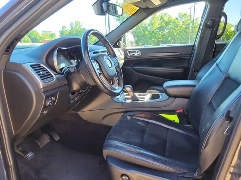Used 2018 Jeep Grand Cherokee Altitude AWD/4WD image 7