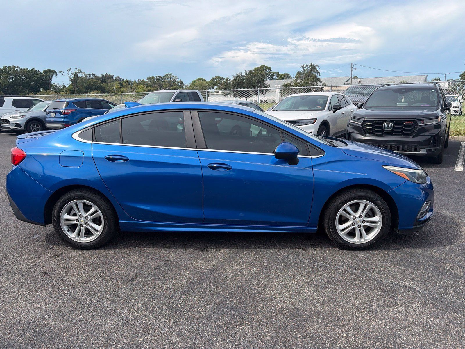 Used 2018 Chevrolet Cruze LT w/ Convenience Package FWD image 8