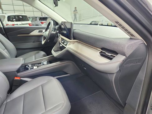 New 2026 Ford Explorer Active image 35