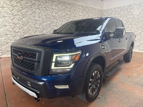 Used 2021 Nissan Titan PRO-4X w/ Pro-4x Convenience Package AWD/4WD image 3