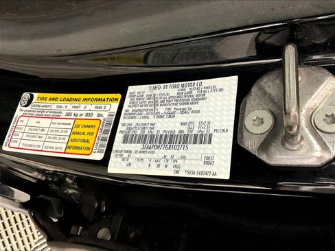 Used 2016 Ford Fusion SE FWD image 19