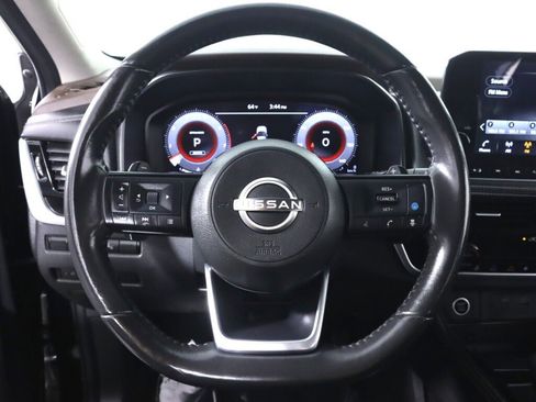 Used 2022 Nissan Rogue Platinum w/ Head-Up Display Package AWD/4WD image 12